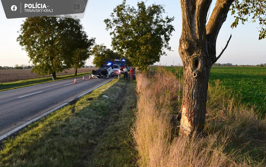 FOTÓK: Kamiont előzött Alsószeli és Királyrév között, az őt előző autónak hajtott