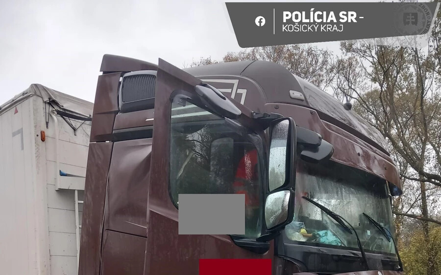 Halálos kimenetelű közúti baleset történt péntek reggel az I/16-os úton Rozsnyónál.
