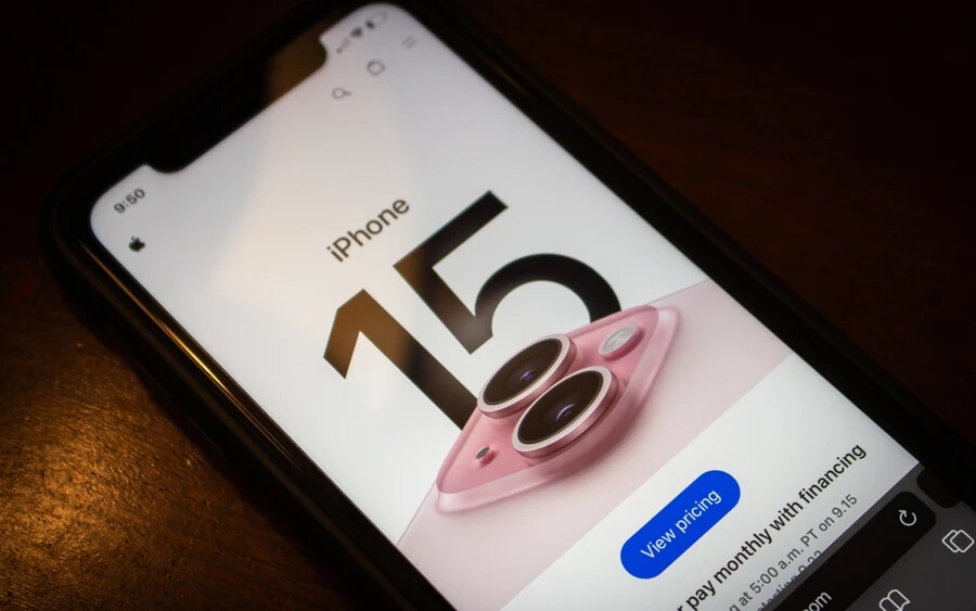 Az Apple szerint a problémát okozó harmadik féltől származó alkalmazások közé tartozik az Asphalt 9 játék, az Instagram, valamint az Uber is, de az Instagram már szeptember 27-én orvosolta a problémát. Az Apple azt is elmondta, hogy az iOS 17 közelgő hibajavítása, amely az új iPhone-ok túlmelegedését fogja kezelni, nem fogja csökkenteni a teljesítményüket.