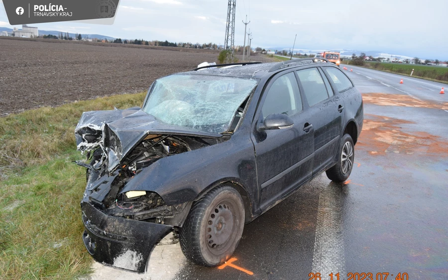 Frontálisan ütközött egy taxi, utasa meghalt