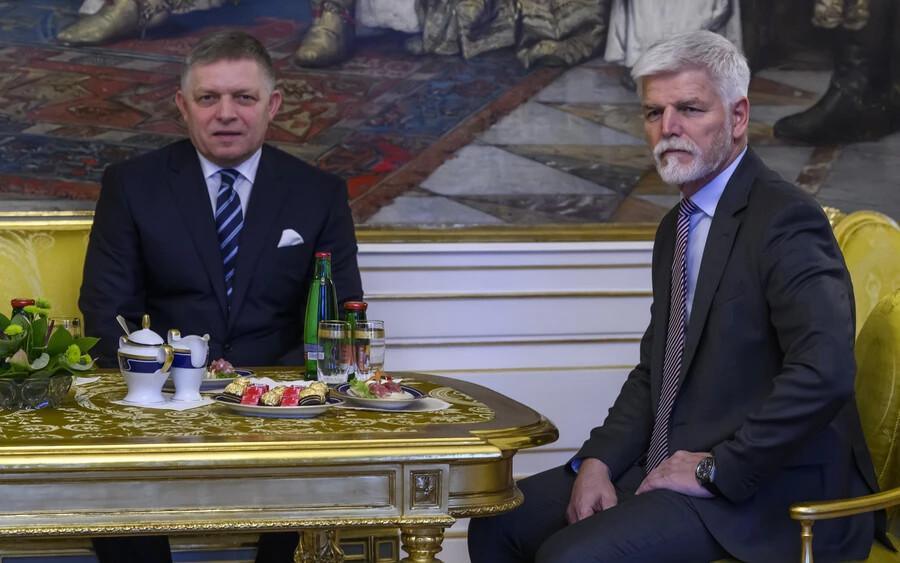 A cseh kormányfővel és államfővel találkozott Prágában Robert Fico (FOTÓK)