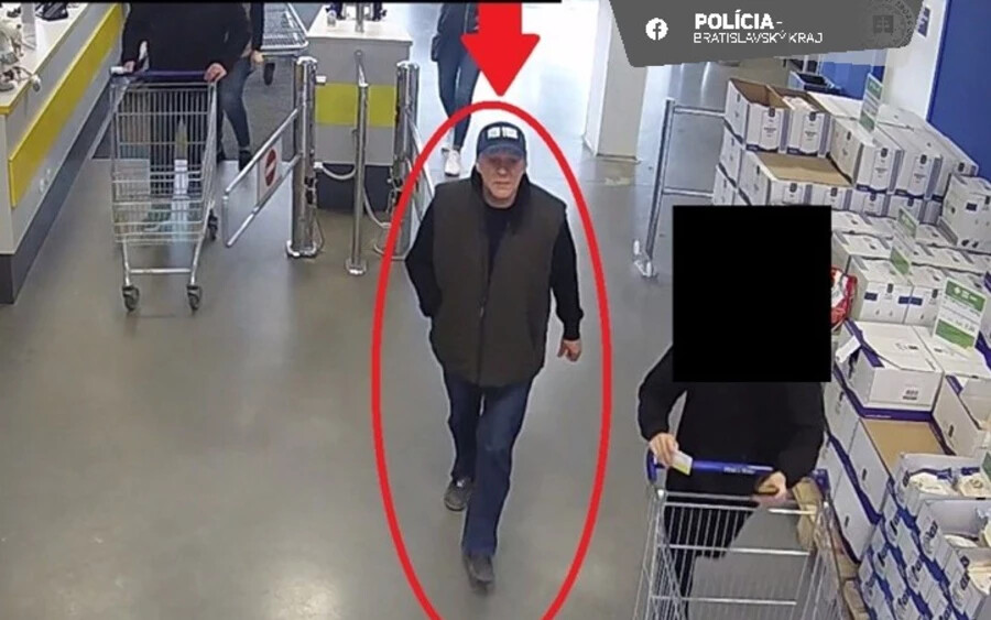 Amíg bevásárolt, mindenét ellopták – felismeri a tolvajokat?
