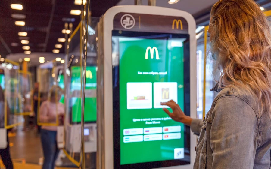 A projekt több tucat ember számára teremt majd munkalehetőséget, csak a McDonald's-ban mintegy 20 dolgozót fognak foglalkoztatni.