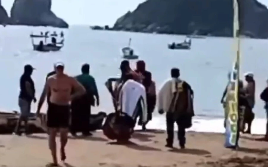 Néhány nappal ezelőtt hasonló eset történt Mexikóban, amikor egy cápa megtámadott egy 26 éves nőt. A nő a kislányával úszott, akit megpróbált megvédeni, eközben pedig életét vesztette.