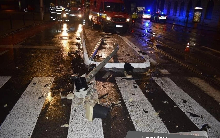 Dunaszerdahelyi járásbeli nő okozott balesetet részegen Pozsonyban