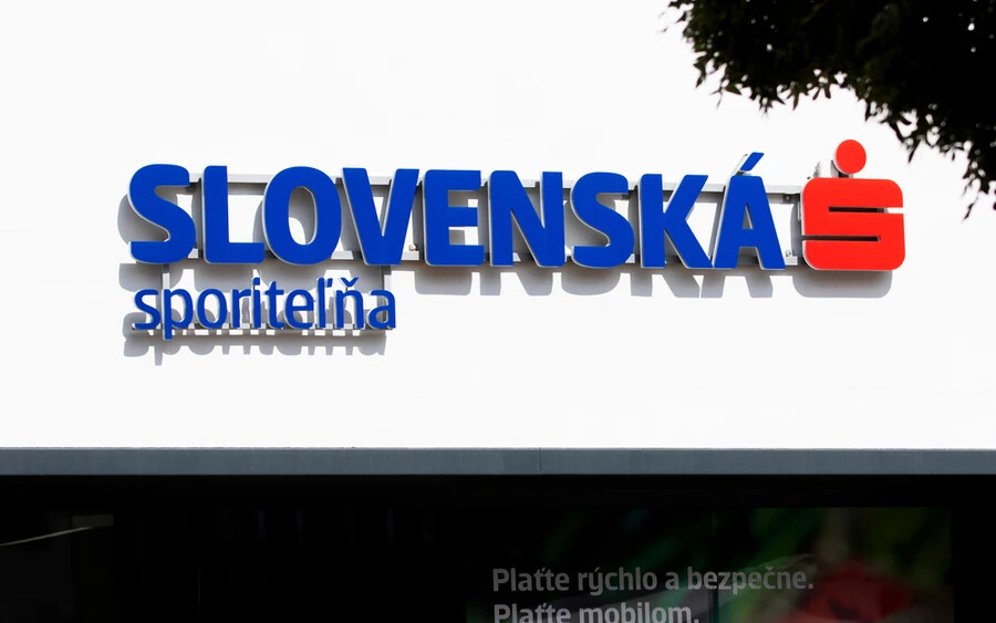A legnagyobb szlovákiai bank, a Szlovák Takarékpénztár 2024. február 1-jétől változtat a lakáshitelek kamatán a legnépszerűbb rögzítések esetében. Ezek 0,2 százalékponttal lesznek olcsóbbak.