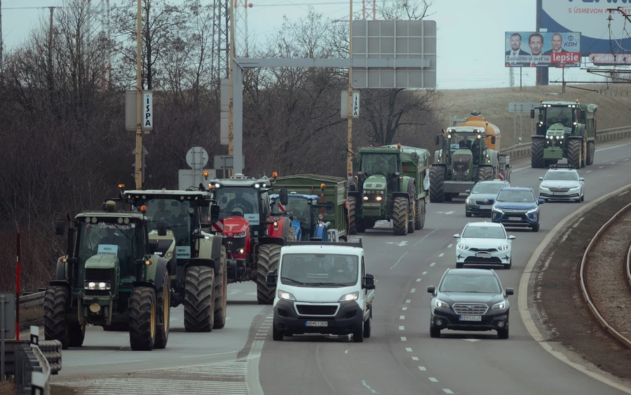 Kassára már megérkezett a konvoj, a belvárosba akár száz traktorista érkezhet (FOTÓK)