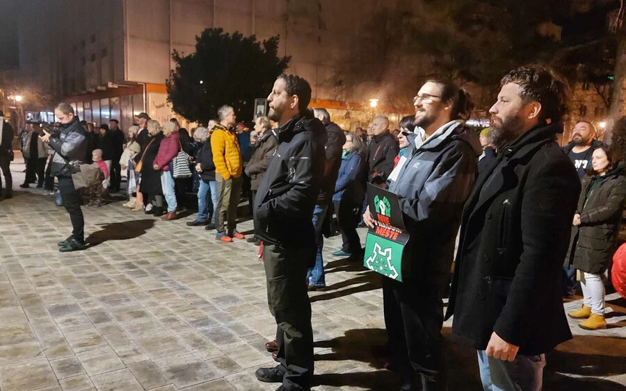 Ismét Érsekújváron tüntettek a kormány politikája ellen (FOTÓK)