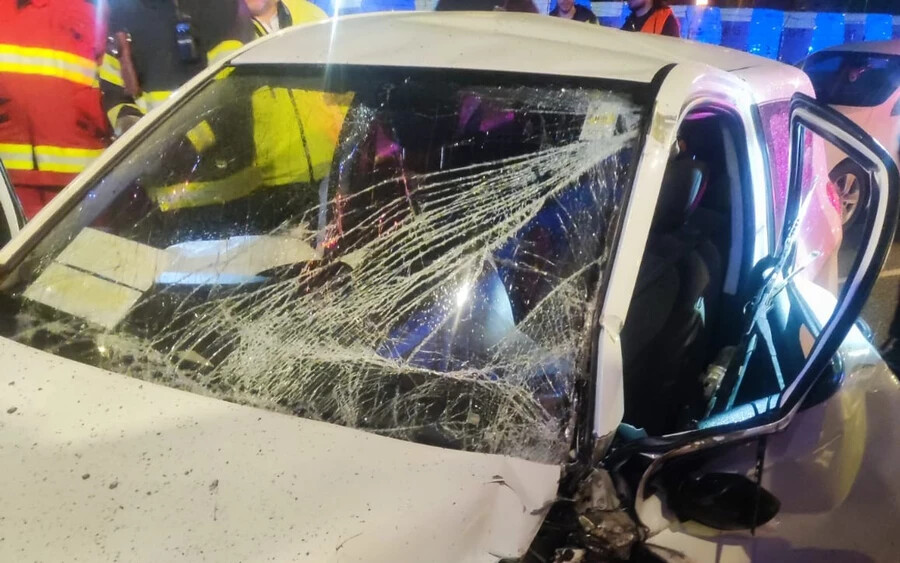 TRAGÉDIA: Villanyoszlopnak hajtott, szörnyethalt a fiatal sofőr