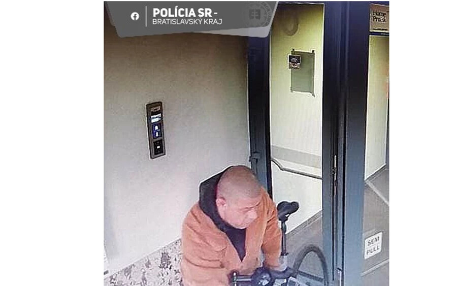 6500 euró értékű biciklit lopott el a panelházból – segítsen megtalálni a tolvajt!