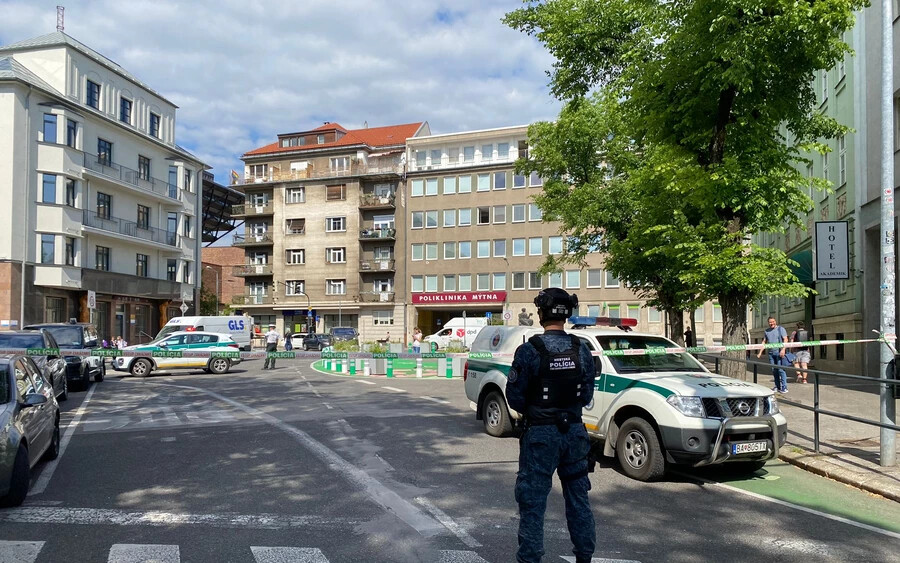 Bombafenyegetés miatt kiürítették a Szlovák Műszaki Egyetem épületét