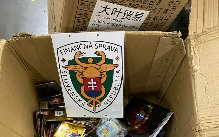 Több mint százezer eurót érő hamisított termékeket találtak egy somorjai boltban