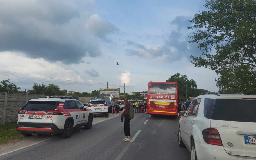 SÚLYOS baleset: Vonat és autóbusz ütközött Érsekújvárnál, négyen meghaltak