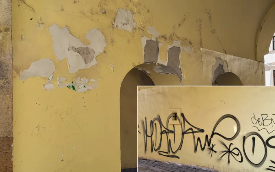 Graffiti mutatja az utat a központba. Az Obchodná utcából szinte minden turista egyenesen a történelmi központba tart. A legrövidebb út a Hurbanovo téren és a Mihály-kapun keresztül vezet, ami az év nagy részében egyáltalán nem tűnik hívogatónak. Ennek okai a falakon lévő csúnya graffitik és falfirkák, valamint a hulló vakolat. Esténként az elromlott, csak alkalmanként működőképes közvilágítás is rontja a benyomást.