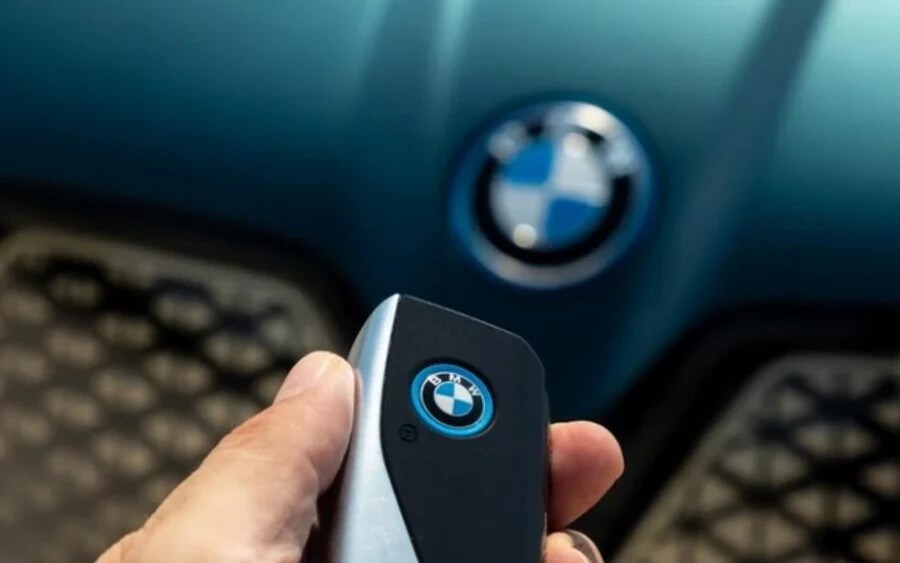 A BMW, amely a luxus és a teljesítmény szinonimája, a biztonság terén is bizonyította mesterfogásait, és 10-ből 9,56 pontot ért el. A márka biztonság iránti elkötelezettsége a különböző teszteken elért kiváló minősítésekben is megmutatkozik. 