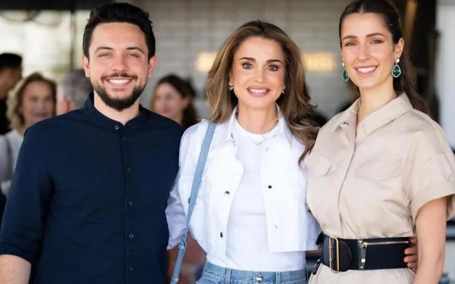 Fia, Huszein herceg és menye, Rajwa társaságában (Forrás: Instagram/queenrania)