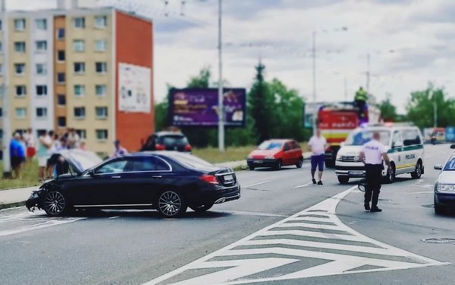 BALESET: Nem adott elsőbbséget a Volkswagen, négyen megsérültek