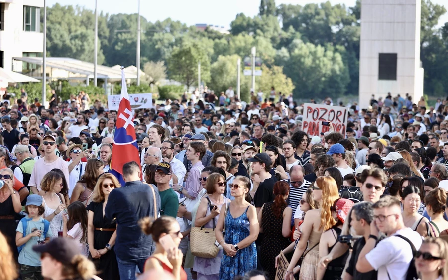 A magyar művészek is a kultúra védelmében tüntetnek Pozsonyban