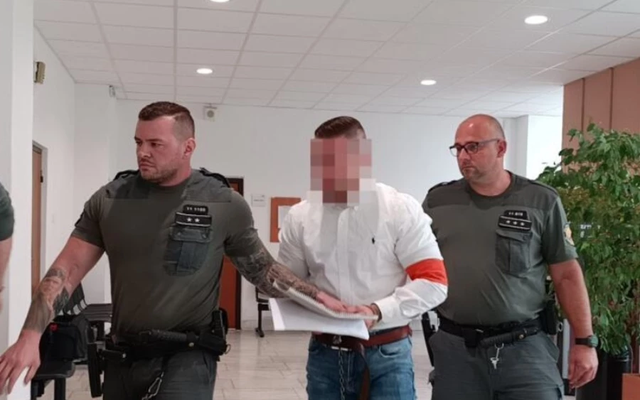 Michal volt az első szlovákiai polgár, aki Kolumbiából adtak ki a hatóságoknak. Bogotából Pozsonyba történő átszállítást a pozsonyi Interpol szervezte, és minden szigorú biztonsági intézkedések mellett zajlott. Michal kilenc hónapja van előzetes letartóztatásban.