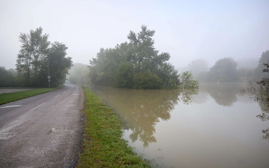 Sokkoló FOTÓK a Duna reggeli tetőzéséről