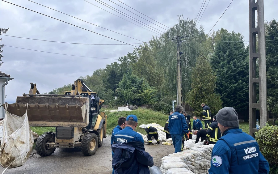 FOTÓK: A Szigetközbe lassan megérkezik az árvíz