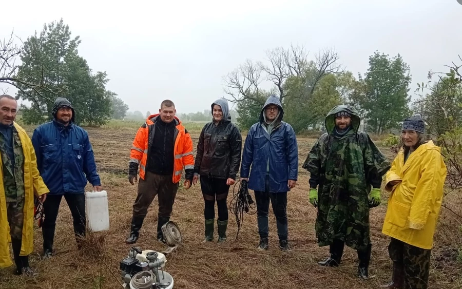 Szerencsére önkéntesek jöttek segíteni, akik kimentették a malacokat, és biztonságos helyre szállították őket. „Nem tudtam, mit tegyek, de az önkéntesek jöttek és segítettek. Más emberek segítségével sikerült kiszivattyúznunk a vizet is. Nekik köszönhetően sikerült megmenteni az összes malacot” - mondta Lucia. A menhelyen azonban összesen 52 malac van, és minden állat áttelepítése nem lehetséges. 