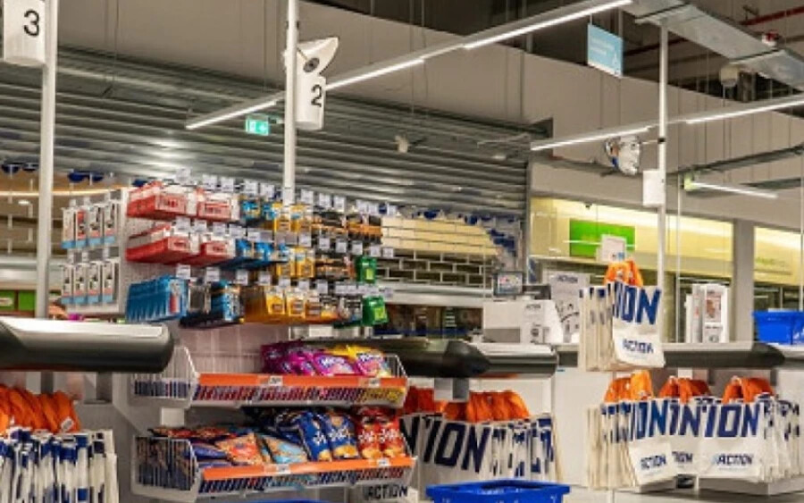 A szlovákiai vásárlók az Action áruházat elsősorban a szomszédos Ausztriából ismerik, ahol a vállalatnak már több helyisége is van. Hazánkban a lánc a KiK vagy a PEPCO márkák versenytársa lesz.