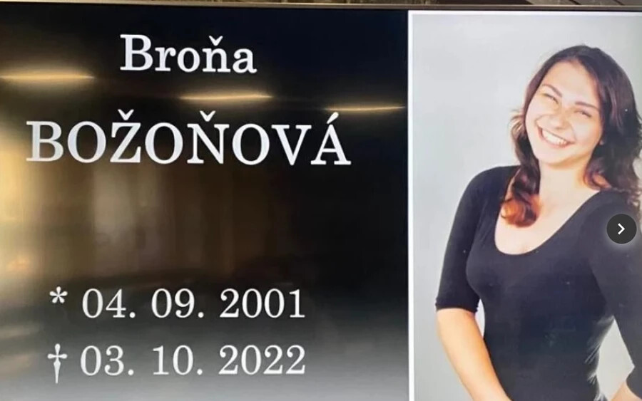 Patrik Benčík az elhunyt Brona Božoňová szüleinek ügyvédje már várta a vádemelést. Az áldozatok családja nevében kijelentette, hogy félúton vannak a szörnyű bűncselekmény elkövetőjének elítélése felé. „Bízunk benne, hogy a bíró a lehető leggyorsabban áttanulmányozza az aktát, és kitűzi az ügy tárgyalását" - tette hozzá Benčík.
