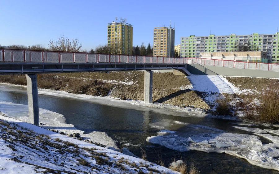 Eperjesen a vasútállomás egyik oldala jobban ki van világítva, mint a másik, köszönhetően az adaptív rendszernek.