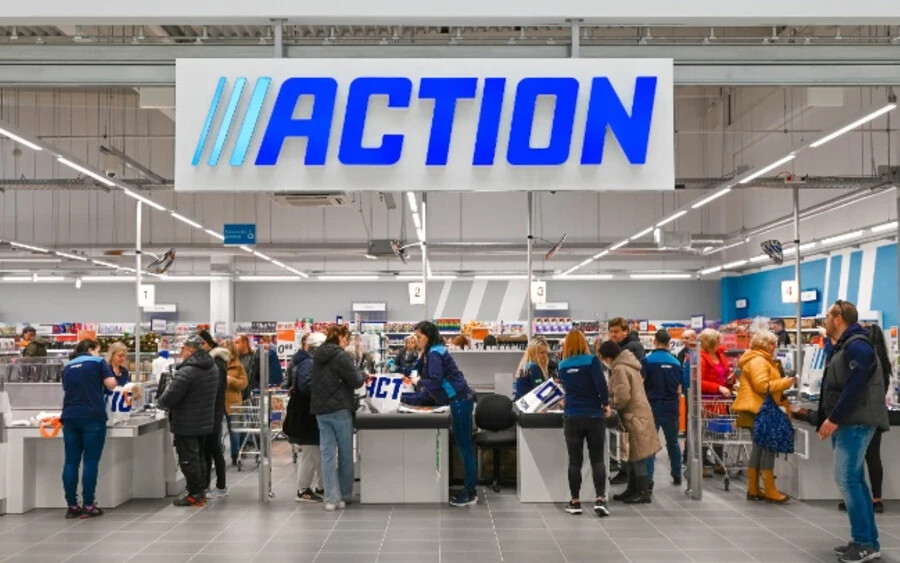 „A KiK üzlet ugyanazon a napon történő megnyitása csak véletlen egybeesés. Úgy gondolom azonban, hogy ez a véletlen bizonyítja, hogy a Shopping Palace továbbra is releváns bevásárlóhely" - mondta Petr Juliš, az Action csehországi és szlovákiai vezérigazgatója.