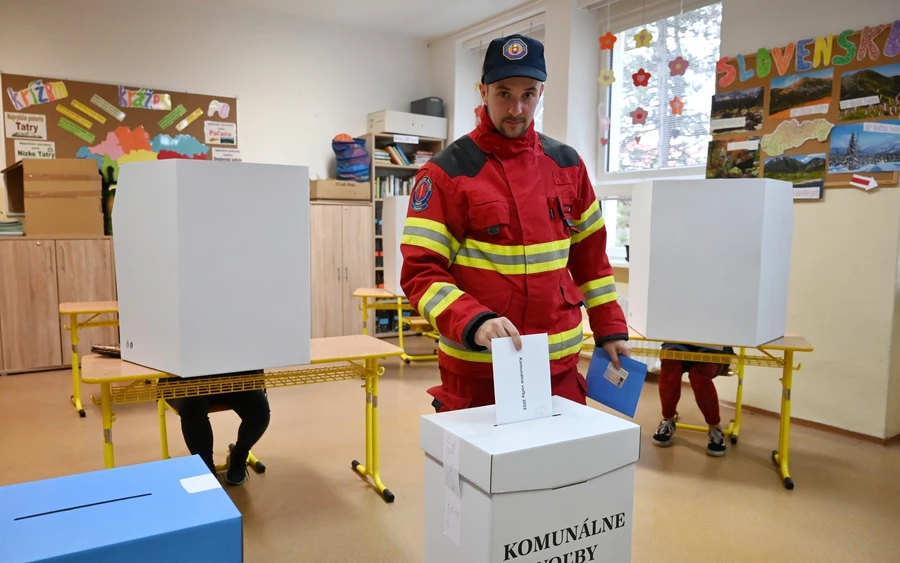 Szombaton összesen 2926 településen voksoltak. Öt településen azért nem tartották meg a helyhatósági választásokat, mert nem voltak polgármester-, illetve képviselőjelöltek. Hat községben csak képviselőkre lehetett szavazni, mivel nem regisztráltak polgármesterjelölteket.