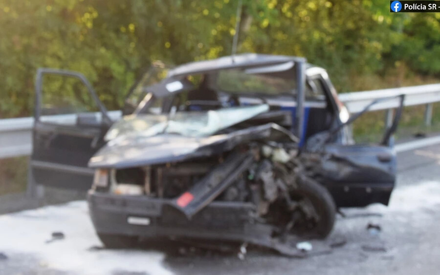 SÚLYOS BALESET: Heten megsérültek, miután összeütközött két autó (FOTÓK)