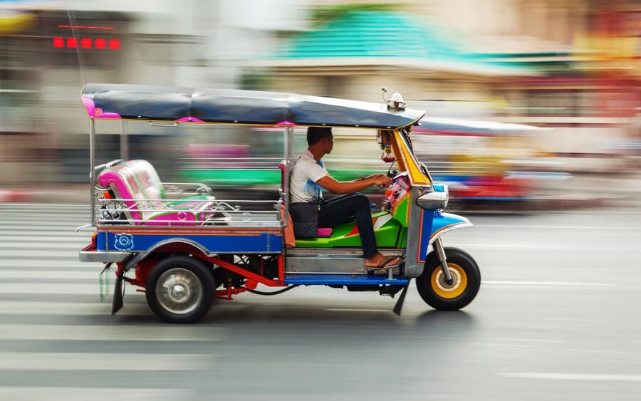 Felejthetetlen utazás Bangkok utcáin tuktukon