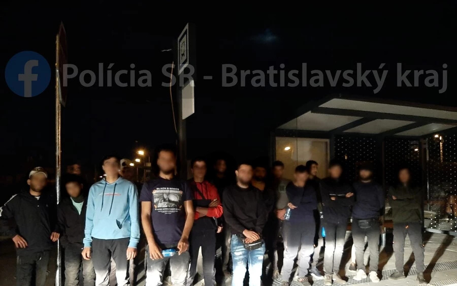 66 illegális bevándorlót csíptek nyakon a szlovák rendőrök tegnap (FOTÓK)