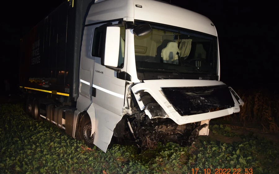 TRAGÉDIA: Kamionnal ütközött, azonnal szörnyethalt egy 18 éves sofőr Hidaskürtön