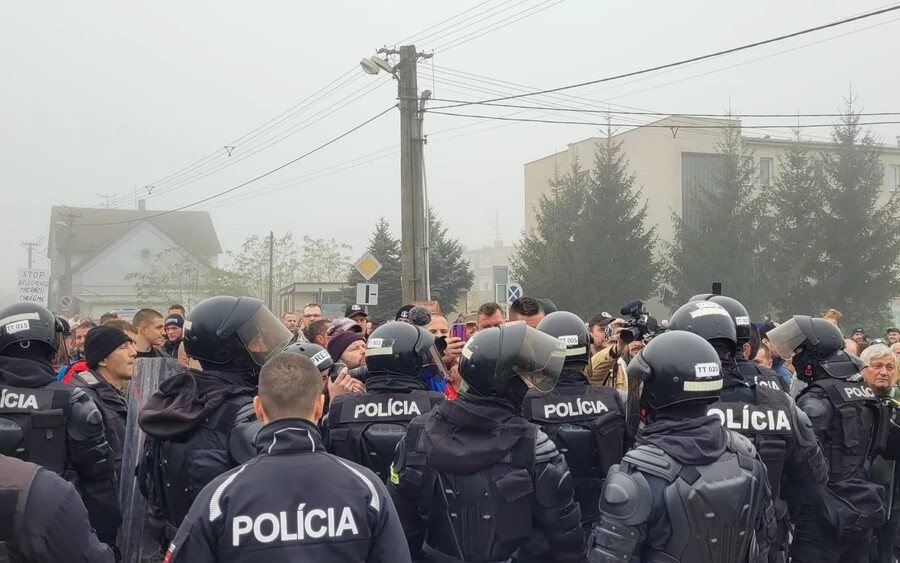 Több százan tüntettek az illegális bevándorlás ellen Jókúton