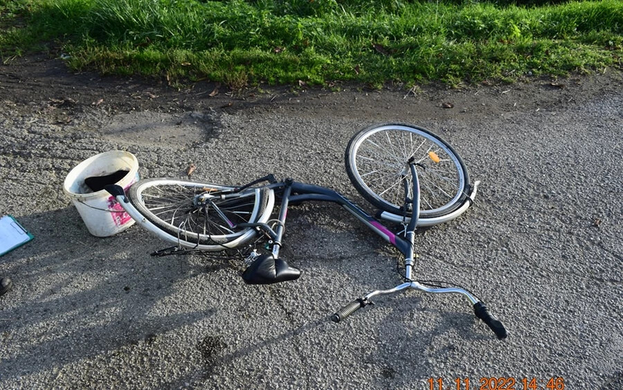 TRAGÉDIA: Halálra gázolt egy kamion egy idős biciklist (FOTÓK)