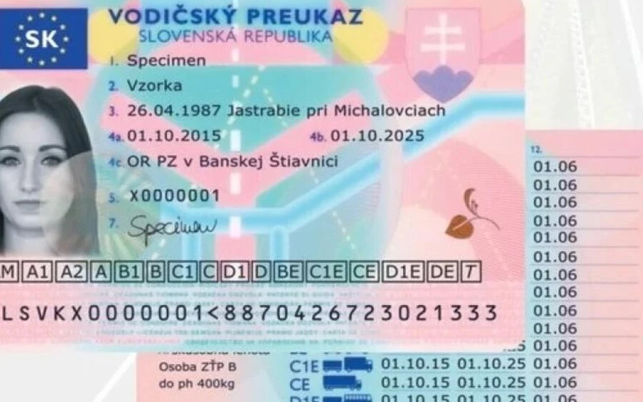 A Szlovák Köztársaság megalakulása óta 2004 áprilisáig kiadott rózsaszínű jogosítványok 2023 végéig érvényesek. Korlátlan érvényességük tehát lejárt. A birtokosok már most is igényelhetik a pótlást.