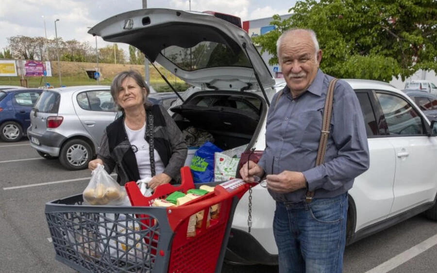 A decemberi fizetési időszakban a nyugdíjasoknak  a nyár előtt kapott 13. nyugdíj 70 százaléka jár. Erre összesen több mint 207 millió eurót különítettek el a 2022-es kiigazított állami költségvetésben.