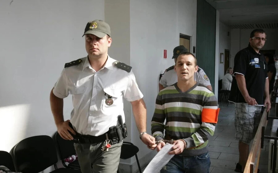 Rudolf Dydi (43): Rudolf Dydit, többszörös szlovák ökölvívóbajnokot két ciprusi maffiagyilkossággal vádolják - írja a Plus 7 dní hetilap.