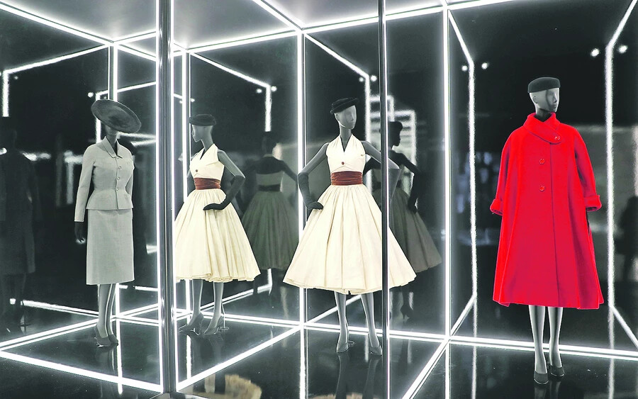 Dior-álmok a londoni múzeumban