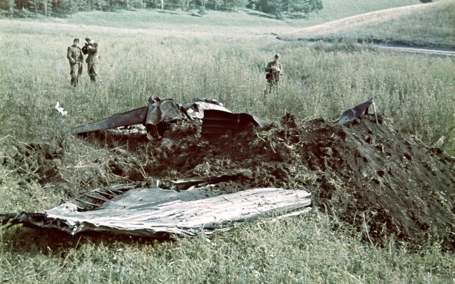 1942. Horthy István lezuhant repülőgépének roncsai 1942 augusztus 20-án Oroszországban. Forrás: Fortepan/Konok Tamás id.