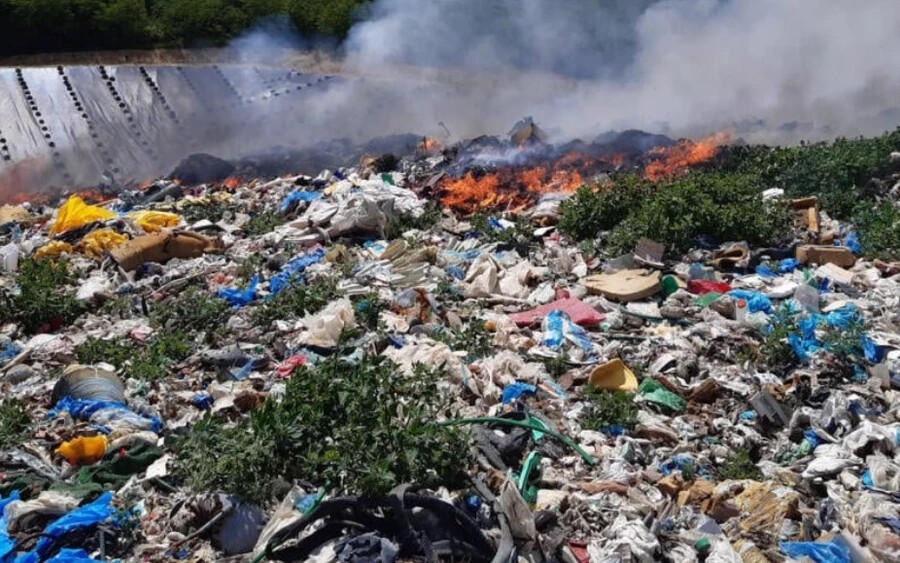  A szakmai szervezetek, amelyek a szlovákiai hulladékgazdálkodási vállalkozások piacának több mint 90%-át képviselik, közös nyilatkozatot tettek a hulladék elhelyezése előtti kezeléssel kapcsolatban, amely a hulladékokról szóló 79/2015. sz. törvény értelmében 2023. január 1-jétől lép hatályba…