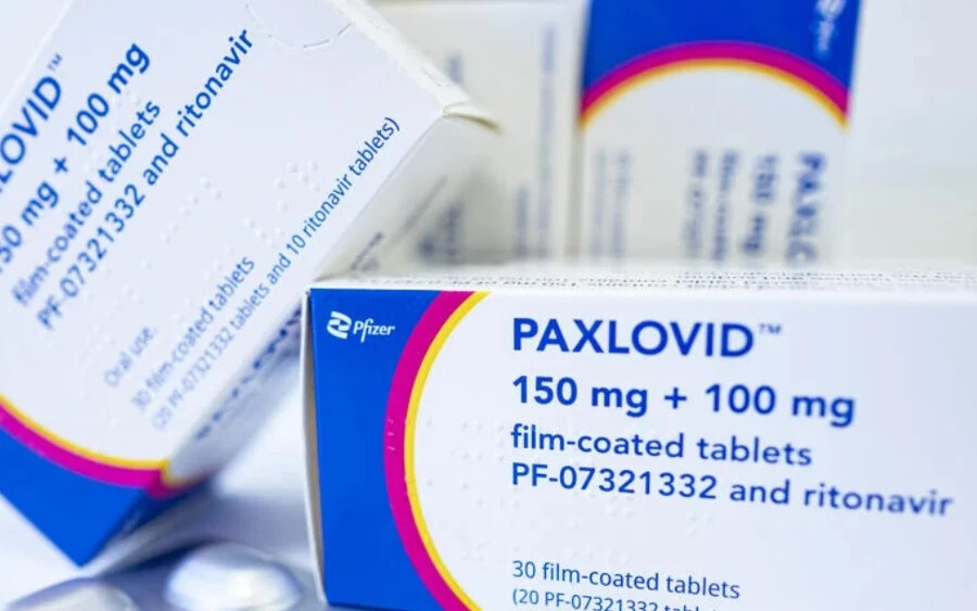 "A Pfizer megerősítette, hogy augusztus 19-ig megérkezik a Paxlovid gyógyszer, ami a koronavírus elleni kezelésben használható" - közölte az egészségügyi minisztérium kommunikációs osztálya.