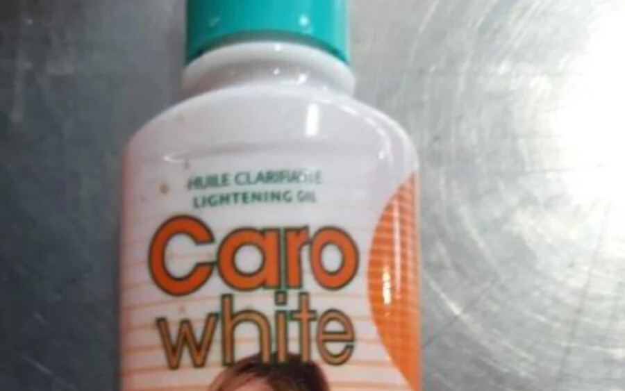 Szintén veszélyes a Dream Cosmetics Caro White nevű bőrvilágosító terméke, amely eredetileg az Elefántcsontpartról származik. Konkrétan a 13/29905-B tételről van szó, 6181100530070 vonalkóddal. Az összetevők listája szerint a termék hidrokinon nevű anyagot tartalmaz, amely allergiás dermatitist okozhat.