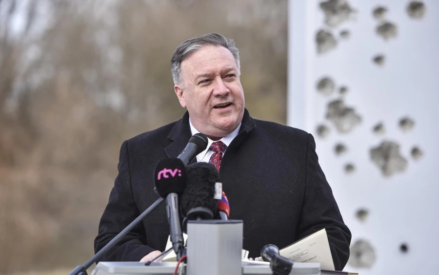 Pompeo Dévényben