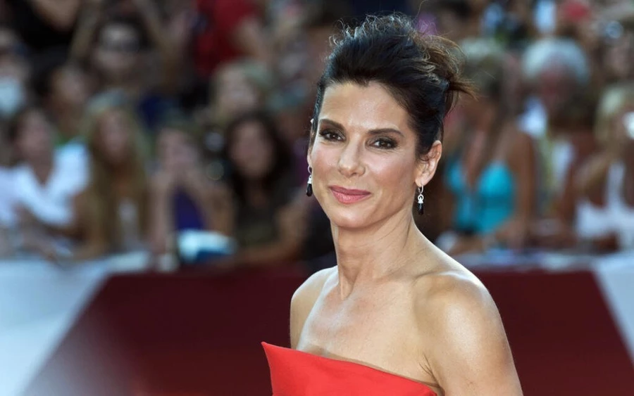 Sandra Bullock egy repülőgép-szerencsétlenséget élt túl. Kép: pluska.sk