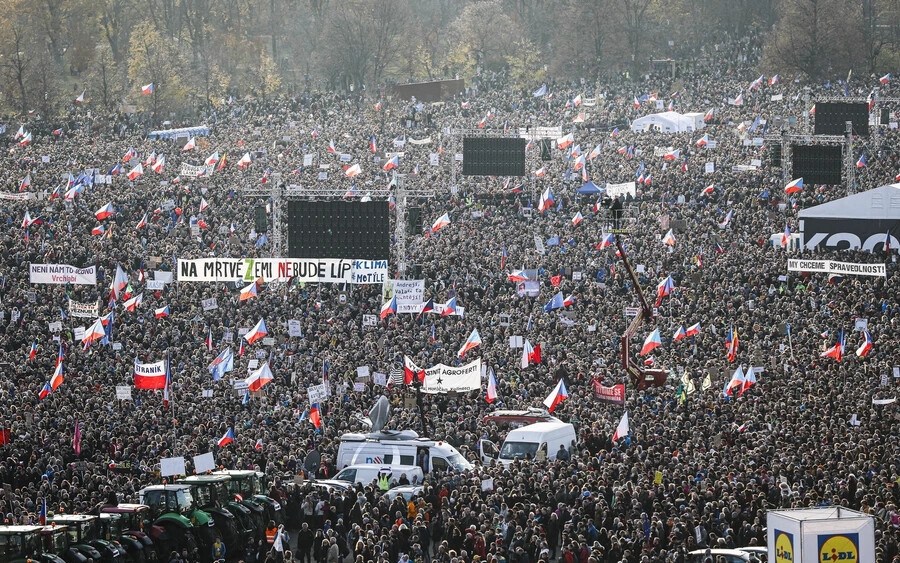 tüntetés csehország