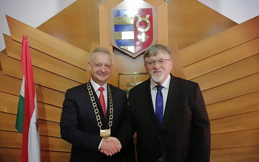 Aláírták Dunaszerdahely és Győr testvérvárosi megállapodását