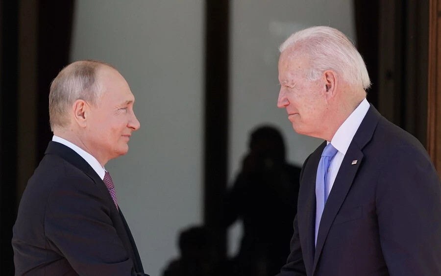 Joe Biden és Vlagyimir Putyin